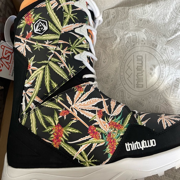 thirtytwo Lashed Alito Snowboard Boots - Picture 2 of 11